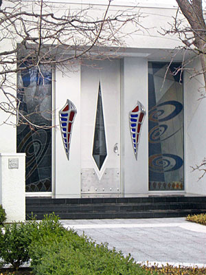 The entrance of a recently sold mansion in Glencoe